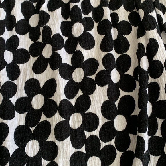 CATO Women’s‎ Top Off Shoulder Blk/Wht Daisy Peasant Balloon 3/4 Sleeves 18/20W - Picture 5 of 16